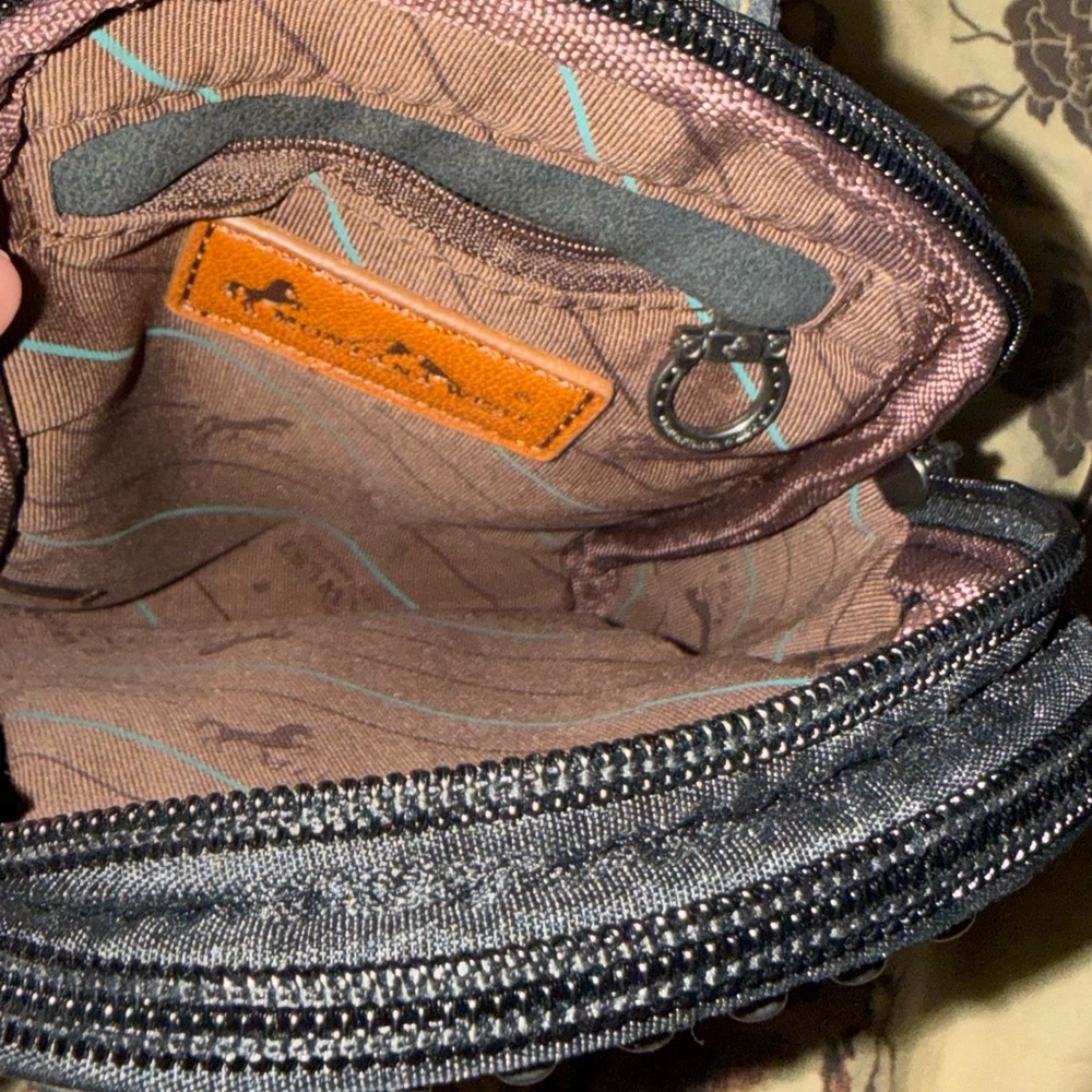 MONTANA WEST Boot Stitch Sling Bag - Picture 2 of 3